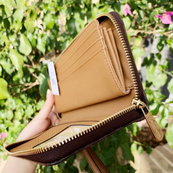 NWT💕Michael Kors Large Wallet wristlet brown - Picture 5 of 5